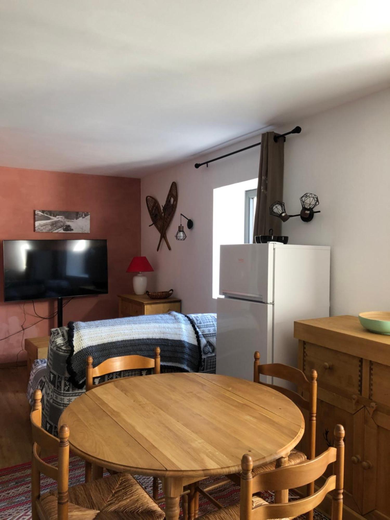 Location Studio De 2 - 4 Personnes Hautecour  エクステリア 写真